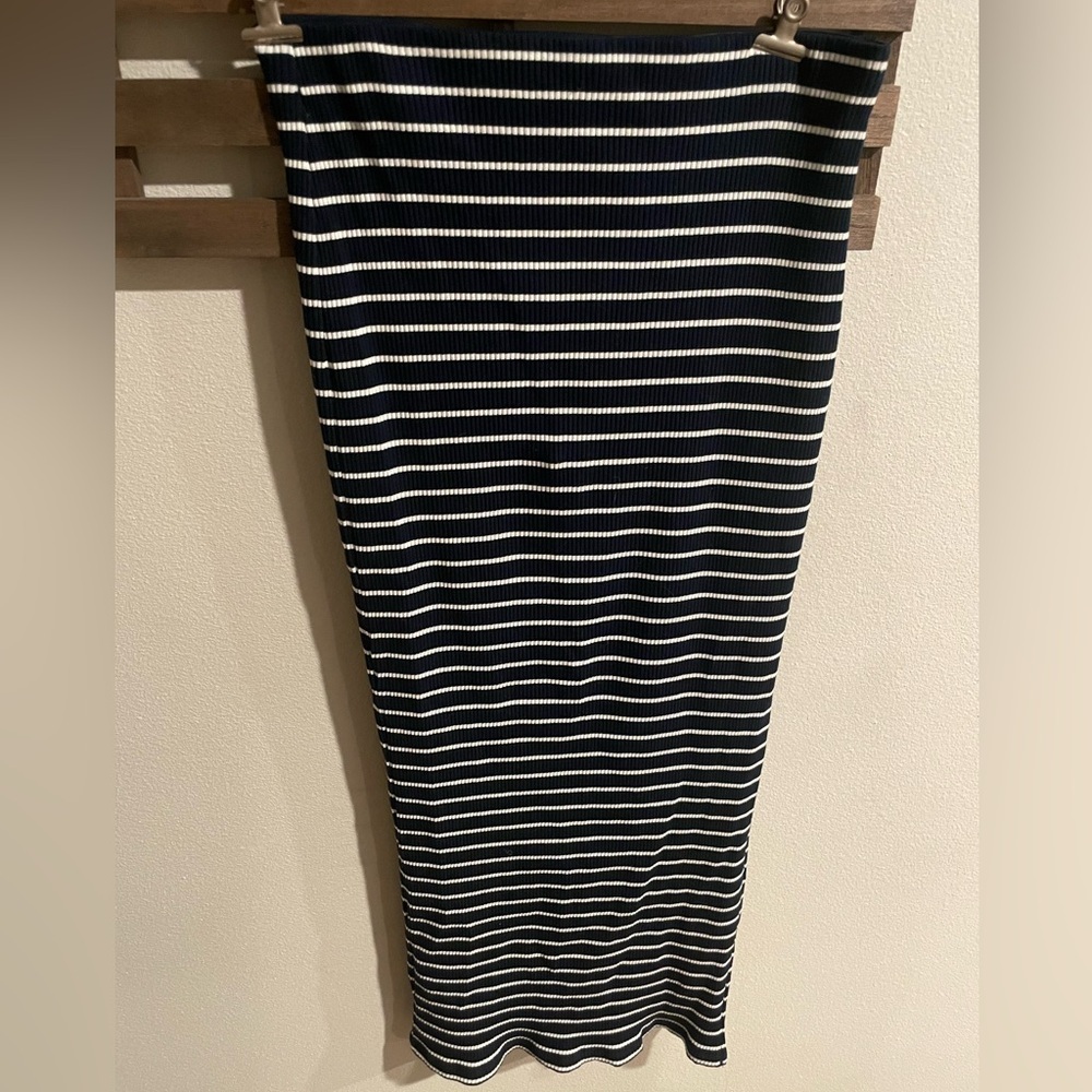 Elodie‎ blue & white long maxi skirt striped size Medium